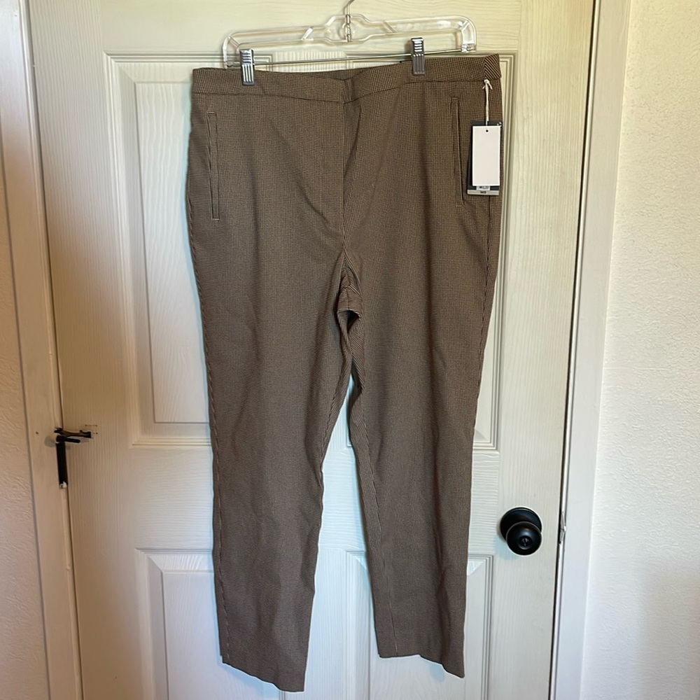 NWT. Worthington Slim Leg. Size 16